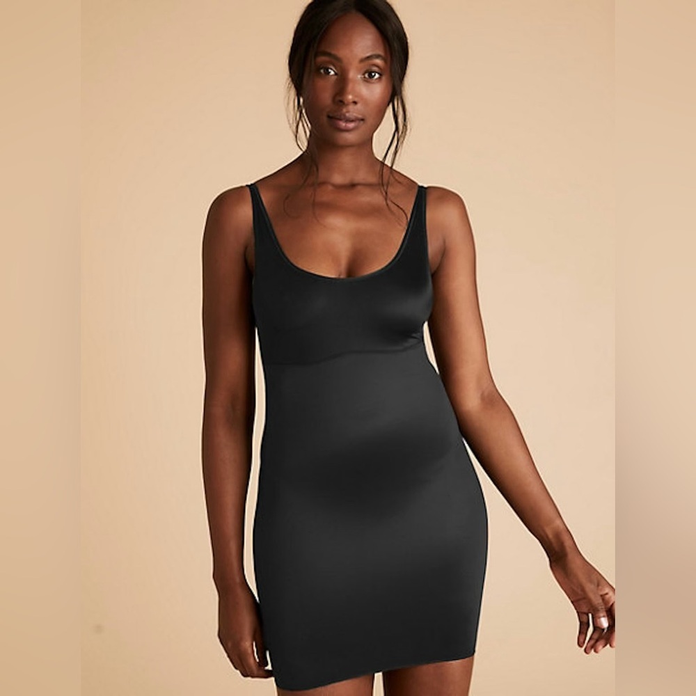 MAGISCULPT CONTROL FULL SLIP SIZES 18 - BLACK (NEW WITH TAGS)